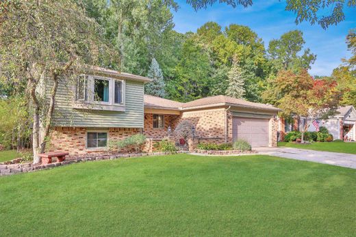 Detached House in Troy, Oakland County