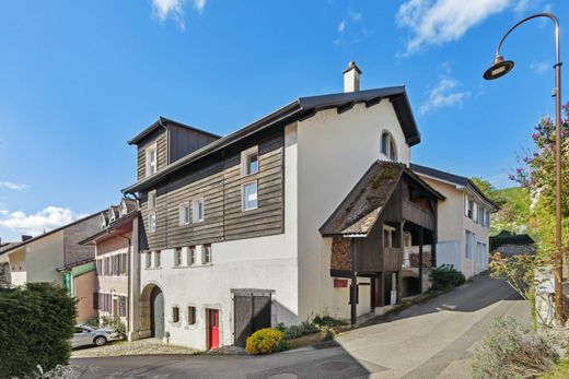 Vrijstaand huis in Montagny, Jura-Nord vaudois District