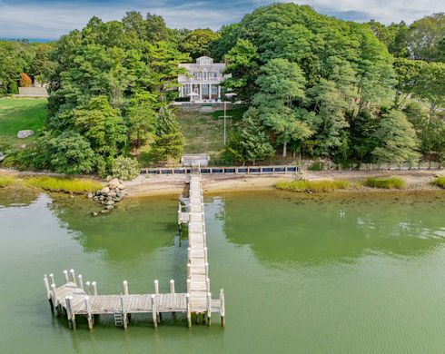 Detached House in Shelter Island, Suffolk County