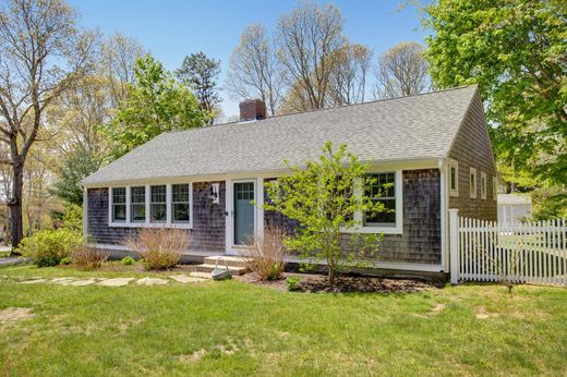 Detached House in Pocasset, Barnstable County