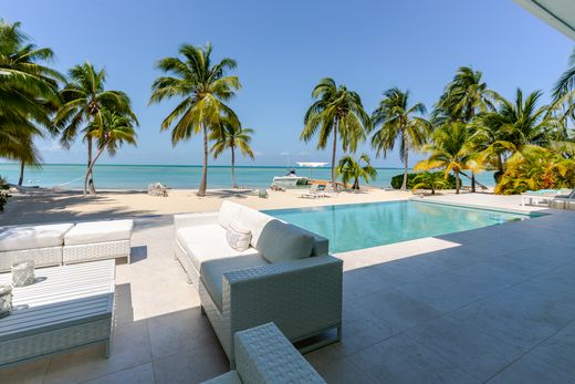 Villa in George Town