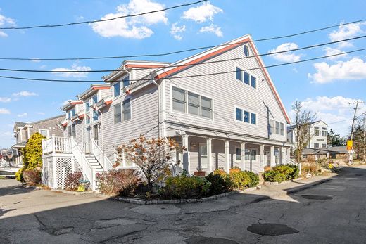 Apartment in Gloucester, Essex County
