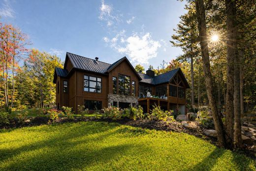 Detached House in Mont-Tremblant, Laurentides