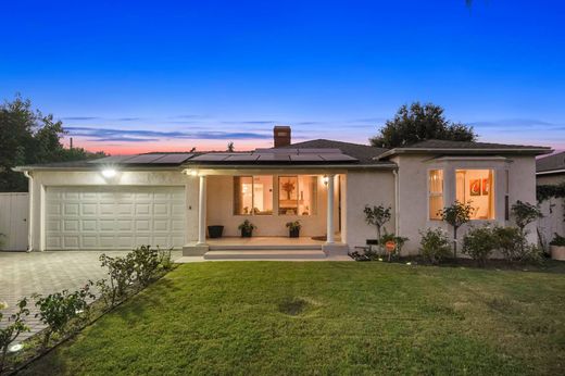 Detached House in Valley Village, Los Angeles County