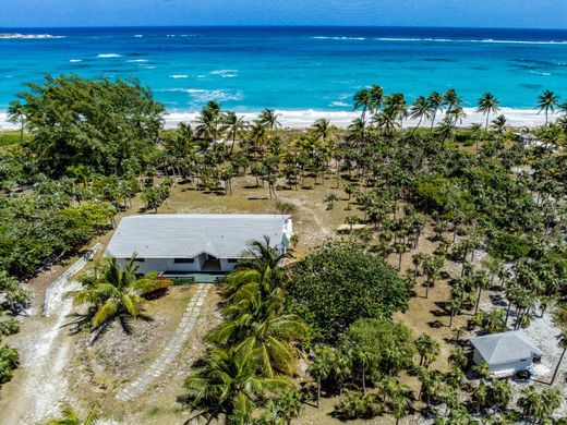 Detached House in Eleuthera