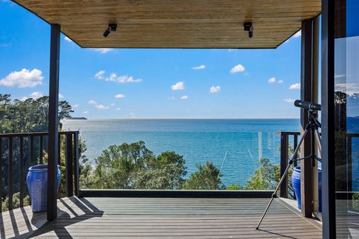 Luxury home in Rodney Point, Auckland