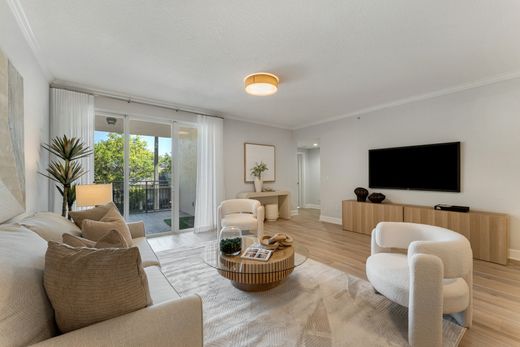 Apartment in Pinecrest, Miami-Dade