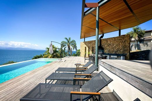 Detached House in Ilhabela, São Paulo