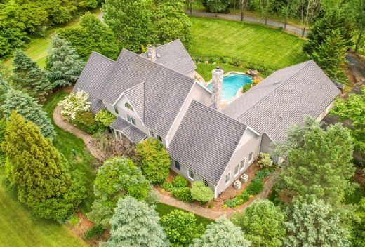 Luxury home in Amwell, Hunterdon County
