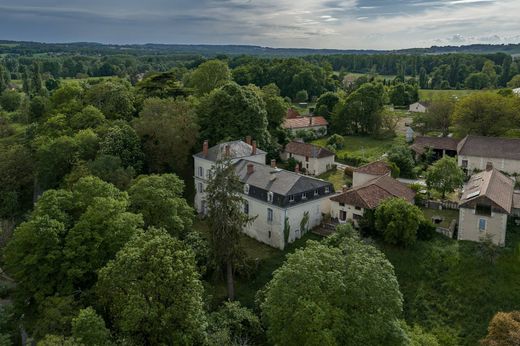 Mehrfamilienhaus in Lisle, Dordogne