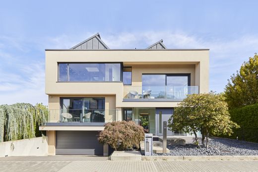 Vrijstaand huis in Berchem, Roeser