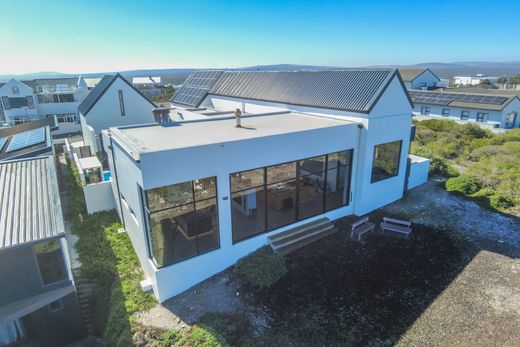 Detached House for sale in Yzerfontein