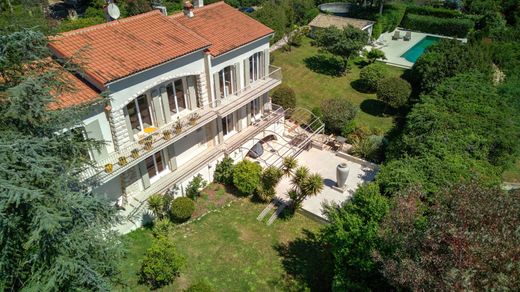 Vrijstaand huis in La Roquette-sur-Siagne, Alpes-Maritimes
