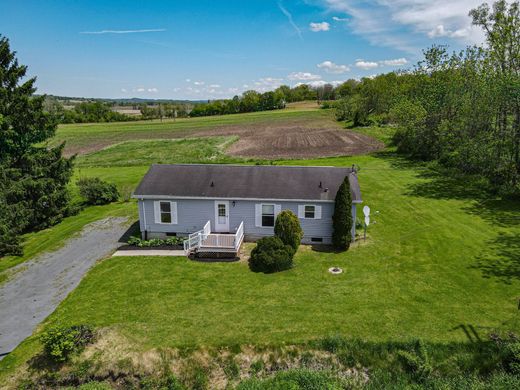Detached House in Skaneateles, Onondaga County