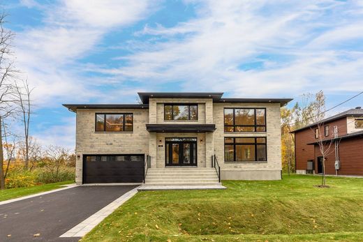 Casa en Notre-Dame-de-l'Île-Perrot, Montérégie