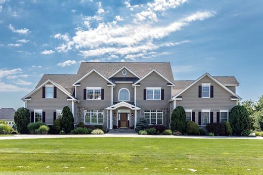 Detached House in Watertown, Litchfield County