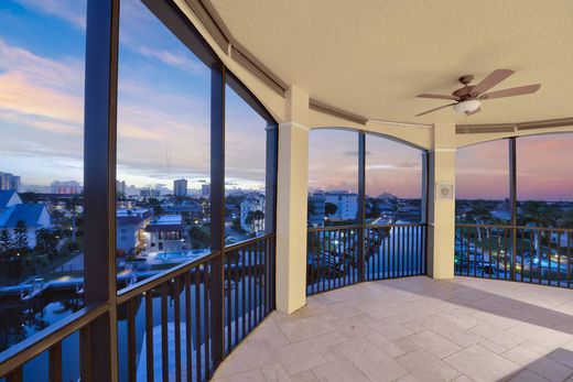 Apartment / Etagenwohnung in Marco Island, Collier County