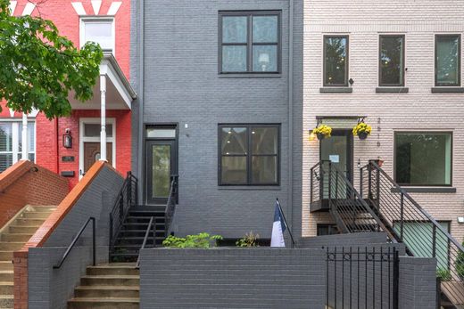 Apartment in Washington, Washington County