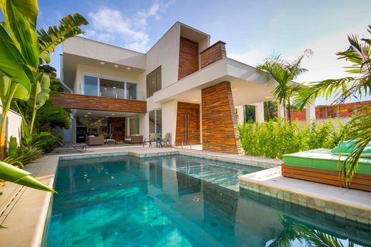 Detached House in Bertioga, São Paulo