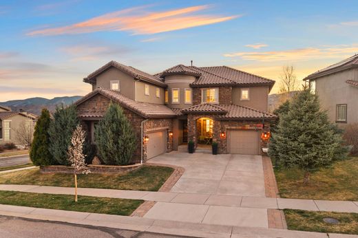 Detached House in Lakewood, Jefferson County