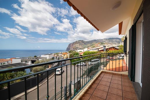 فيلا شبه مستقلة ﻓﻲ Funchal, Madeira