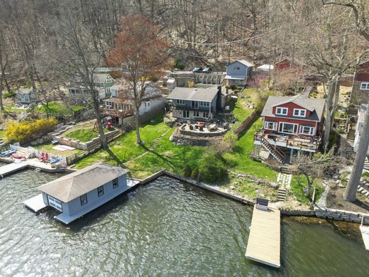 Luxury home in Hopatcong, Sussex County