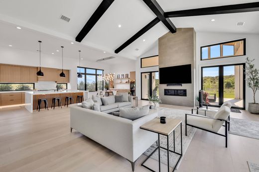 Detached House in Dripping Springs, Hays County