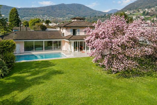 Detached House in Magliaso, Lugano