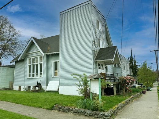 Luxury home in Bellingham, Whatcom County
