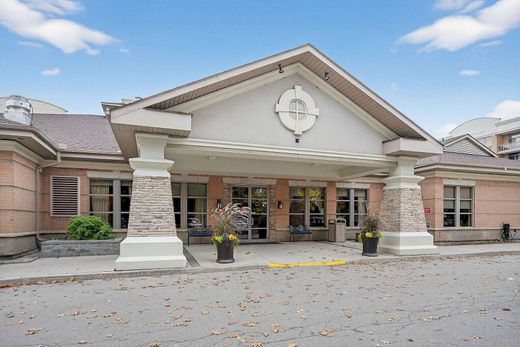 套间/公寓  Burlington, Ontario