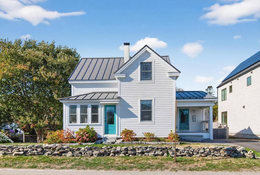 Detached House in Cape Elizabeth, Cumberland County