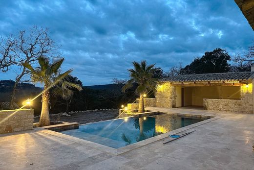 ‏בית חד-משפחתי ב  Goudargues, Gard