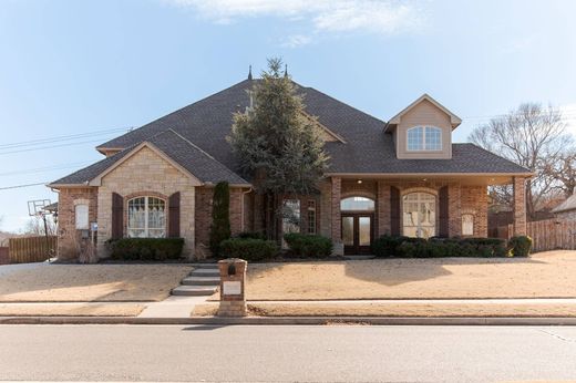 Vrijstaand huis in Edmond, Oklahoma County