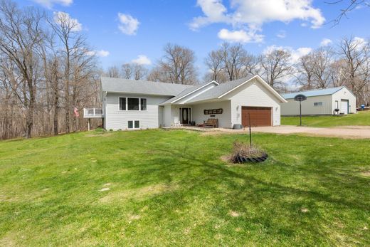 Luxury home in Brainerd, Crow Wing County