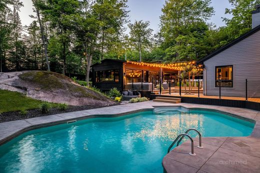 Casa Unifamiliare a Saint-Sauveur, Laurentides