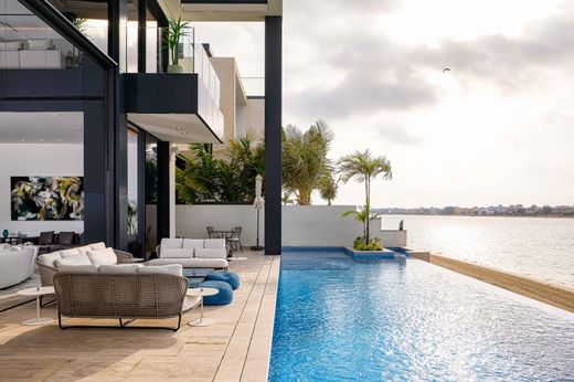 Luxury home in Dubai Marina, Dubai
