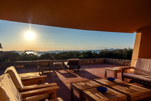 Villa Arzachena, Sassari ilçesinde