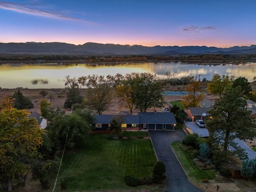 Fort Collins, Larimer Countyの一戸建て住宅