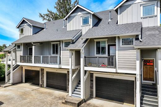 Apartment in Forest Grove, Washington County