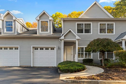 아파트 / Groton, New London County