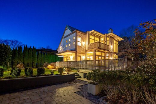 Detached House in Southampton, Suffolk County