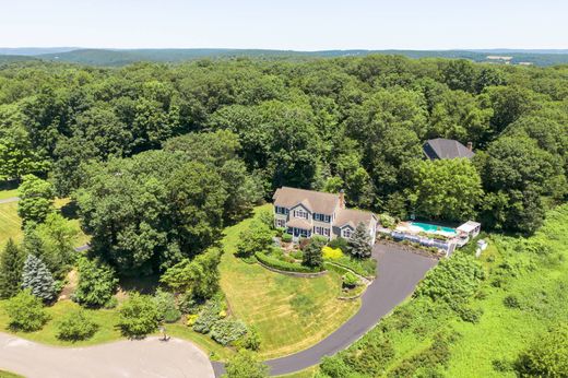 Detached House in Newtown, Fairfield County