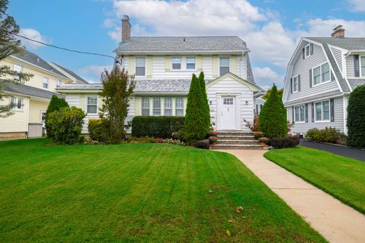 Apartment in Rockville Centre, Nassau County