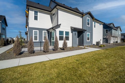 Detached House in Star, Ada County