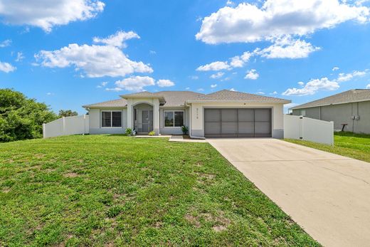 Casa en Lehigh Acres, Lee County