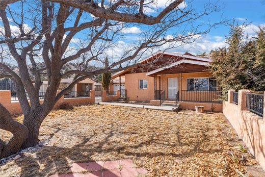 Detached House in Española, Rio Arriba County