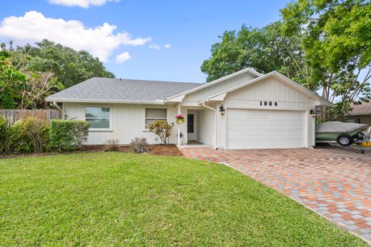 Luxury home in Jensen Beach, Martin County