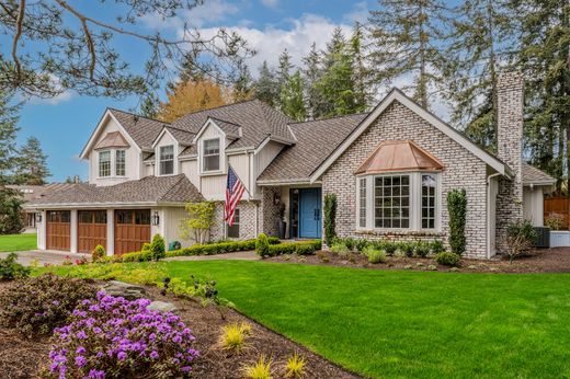 Luxury home in Clyde Hill, King County