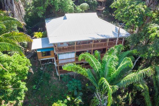 Vrijstaand huis in Roatán