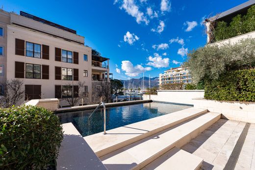 Двухуровневые апартаменты, Тиват, Tivat